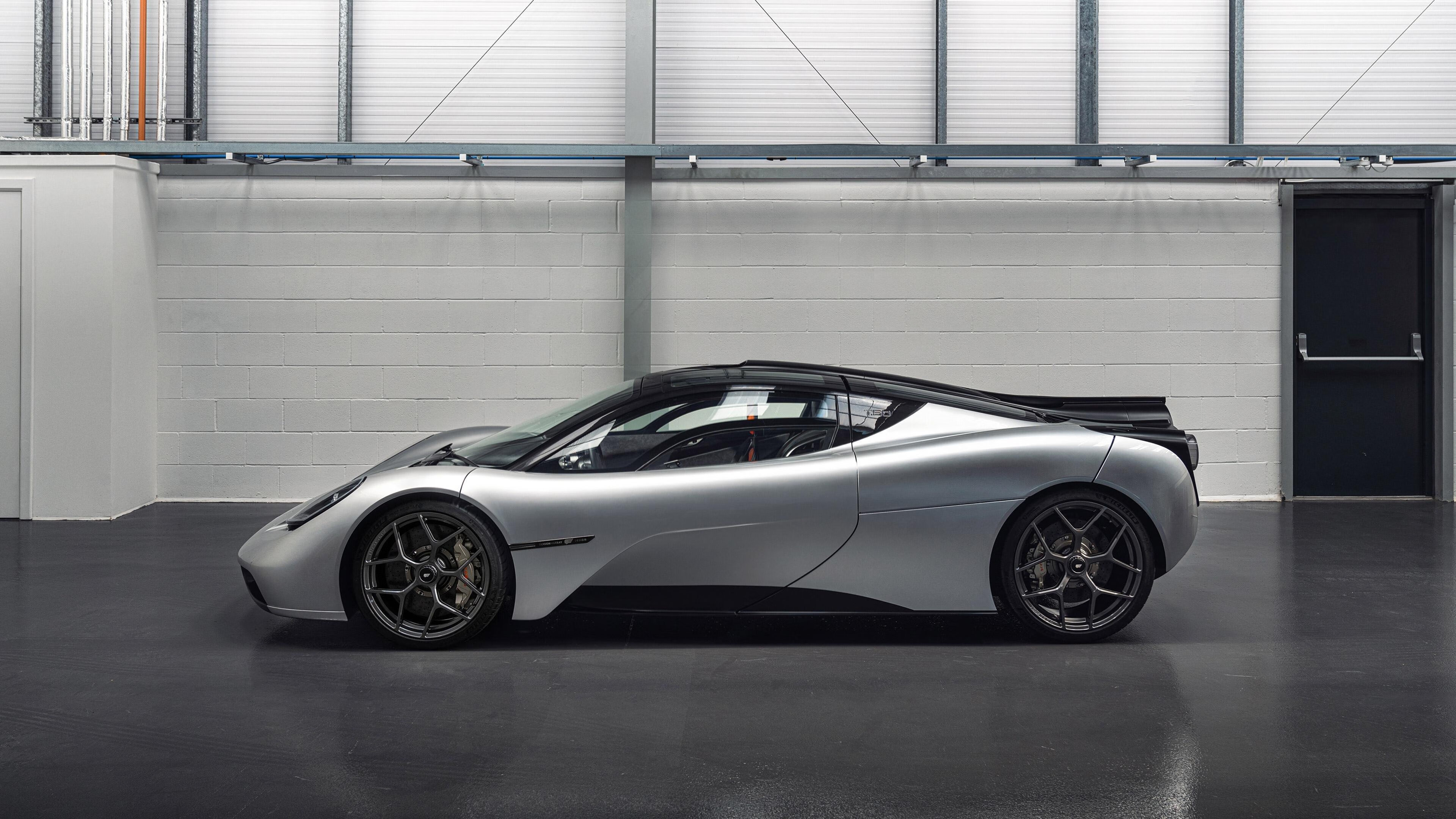 开云kaiyun-湖畔激情澎湃，轻艇马拉松开赛在即，全世界陆上赛艇马拉松划得最快的人