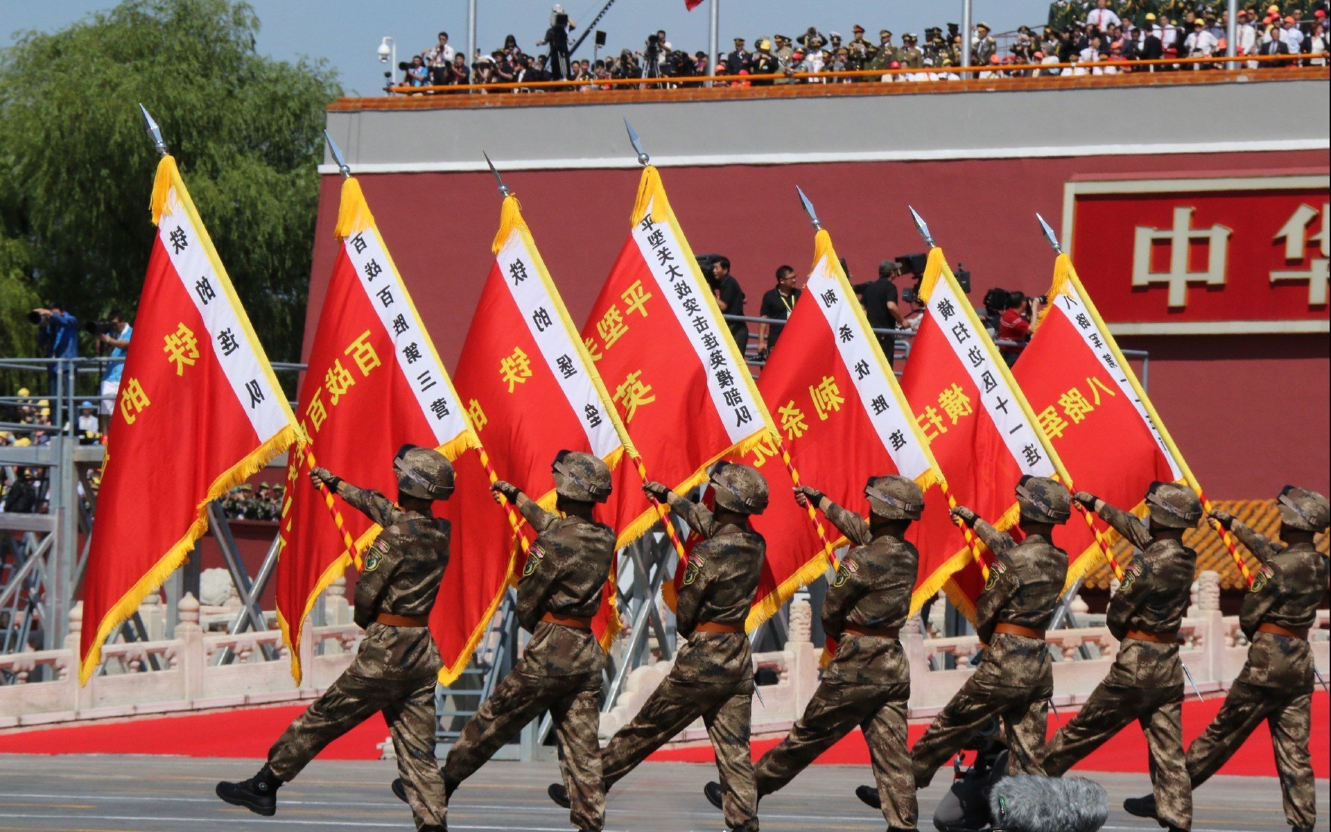 欧洲杯英雄激战:变阵突破引领潮流!,欧洲杯揭幕战依98db in