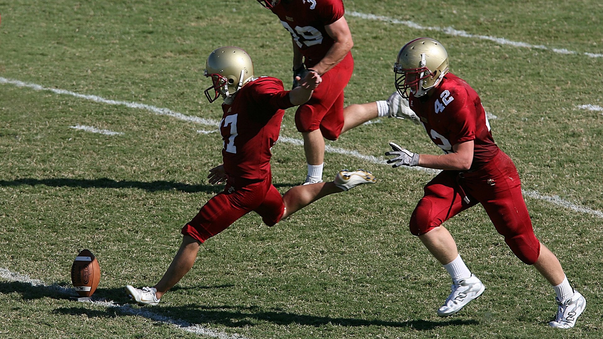 开云app下载教程-国际足坛快报巴萨新援首秀即建功，巴萨引援计划